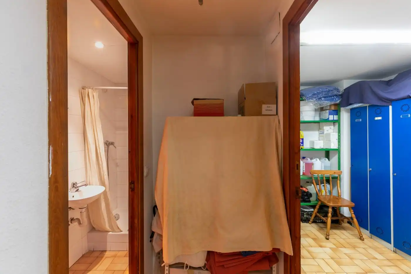 Habitación de Local en venta en Jaca con Aire acondicionado, Terraza y Amueblado