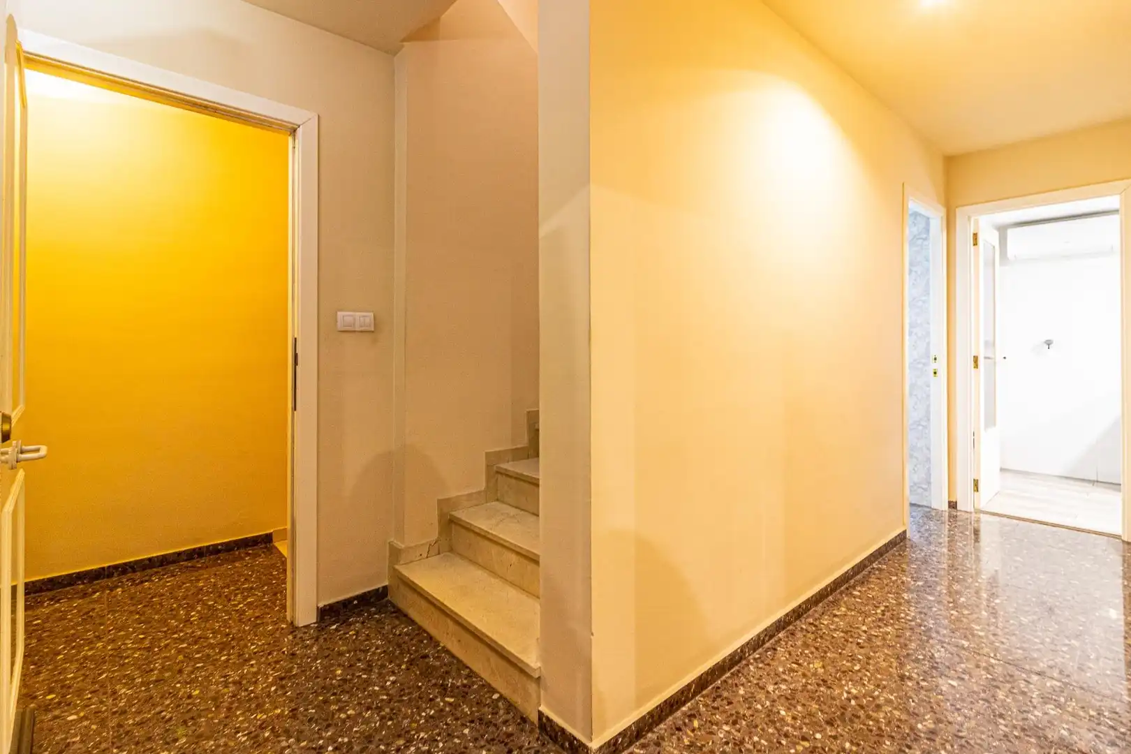 Casa adosada en venta en Carlet con Aire acondicionado, Trastero y Alarma