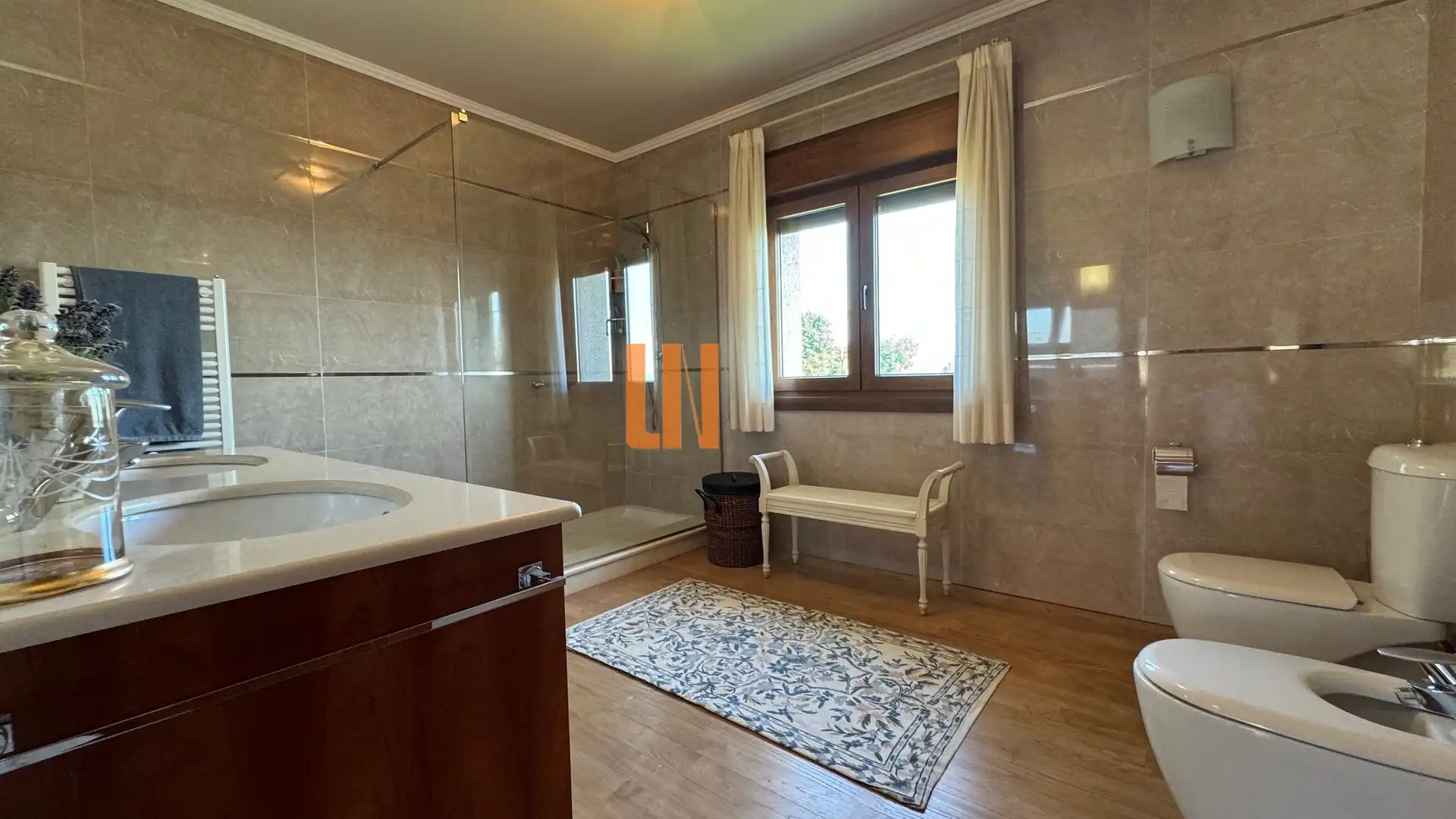 Bany de Casa o xalet en venda en Carballo amb Calefacció, Jardí privat i Terrassa