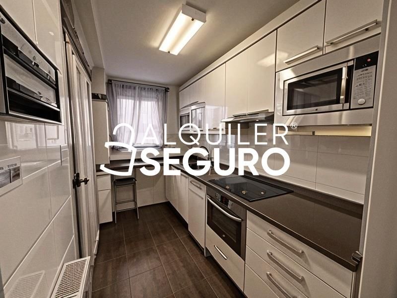 Kitchen of Flat to rent in  Madrid Capital  with Air Conditioner, Heating and Storage room