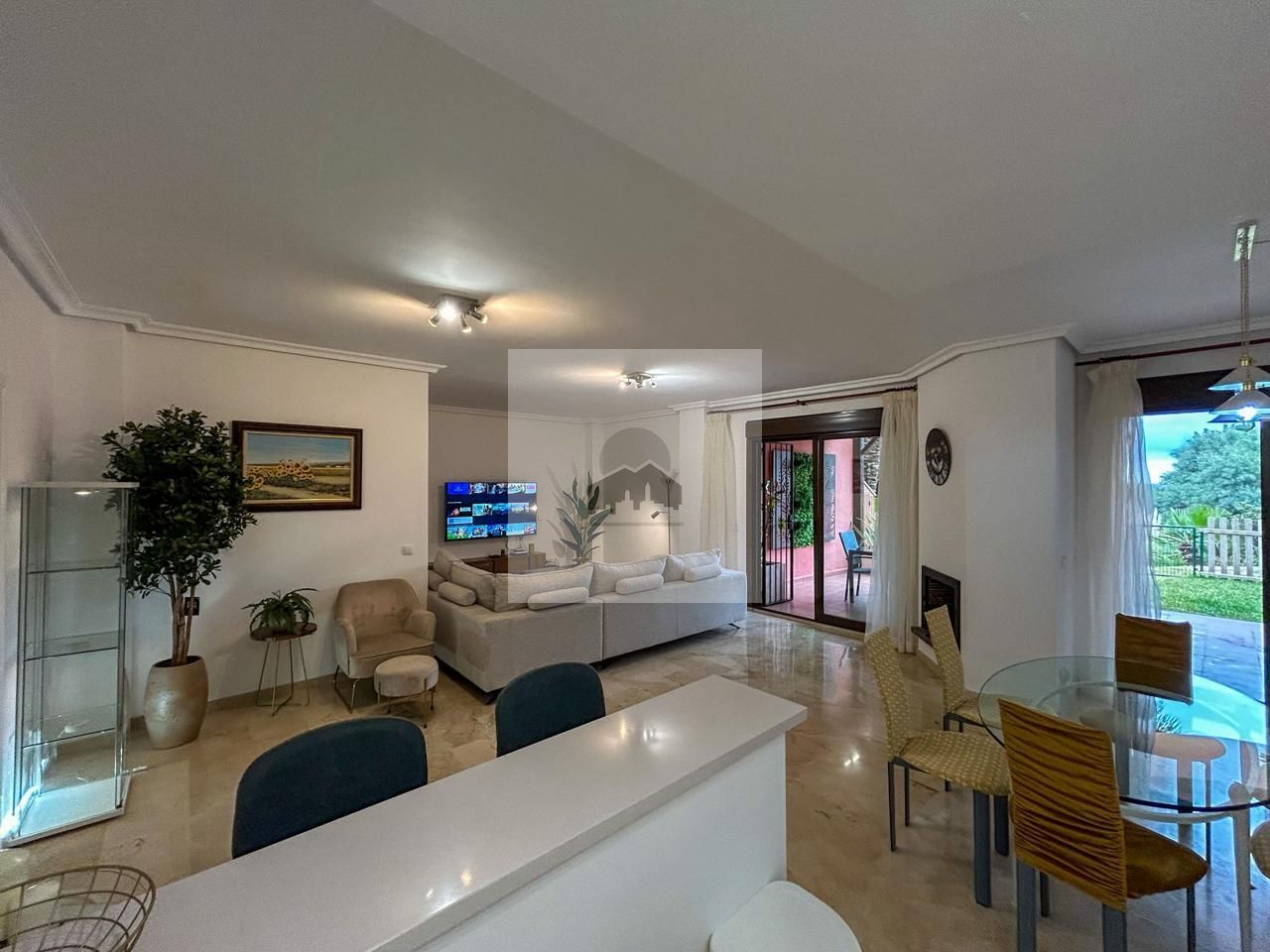 Sala d'estar de Planta baixa de lloguer en Casares amb Aire condicionat, Calefacció i Jardí privat