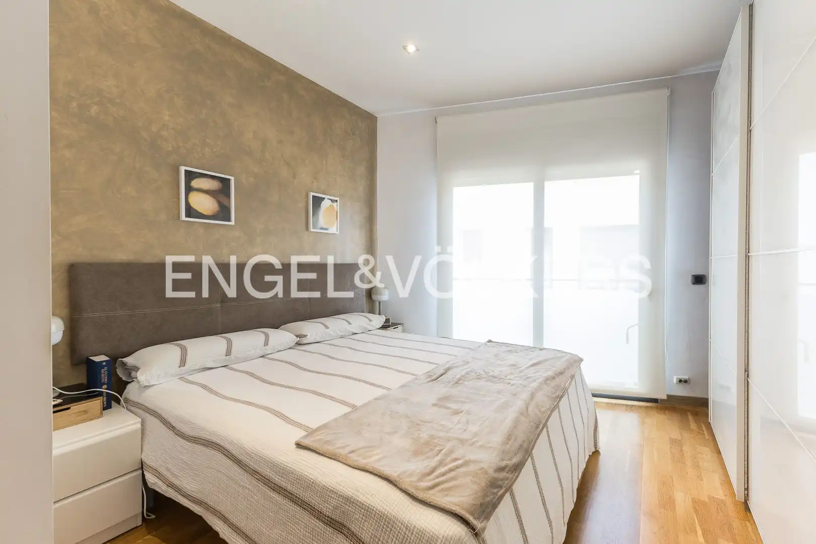 Habitación de Casa adosada en venta en Barcelona con Aire acondicionado, Calefacción y Jardín privado