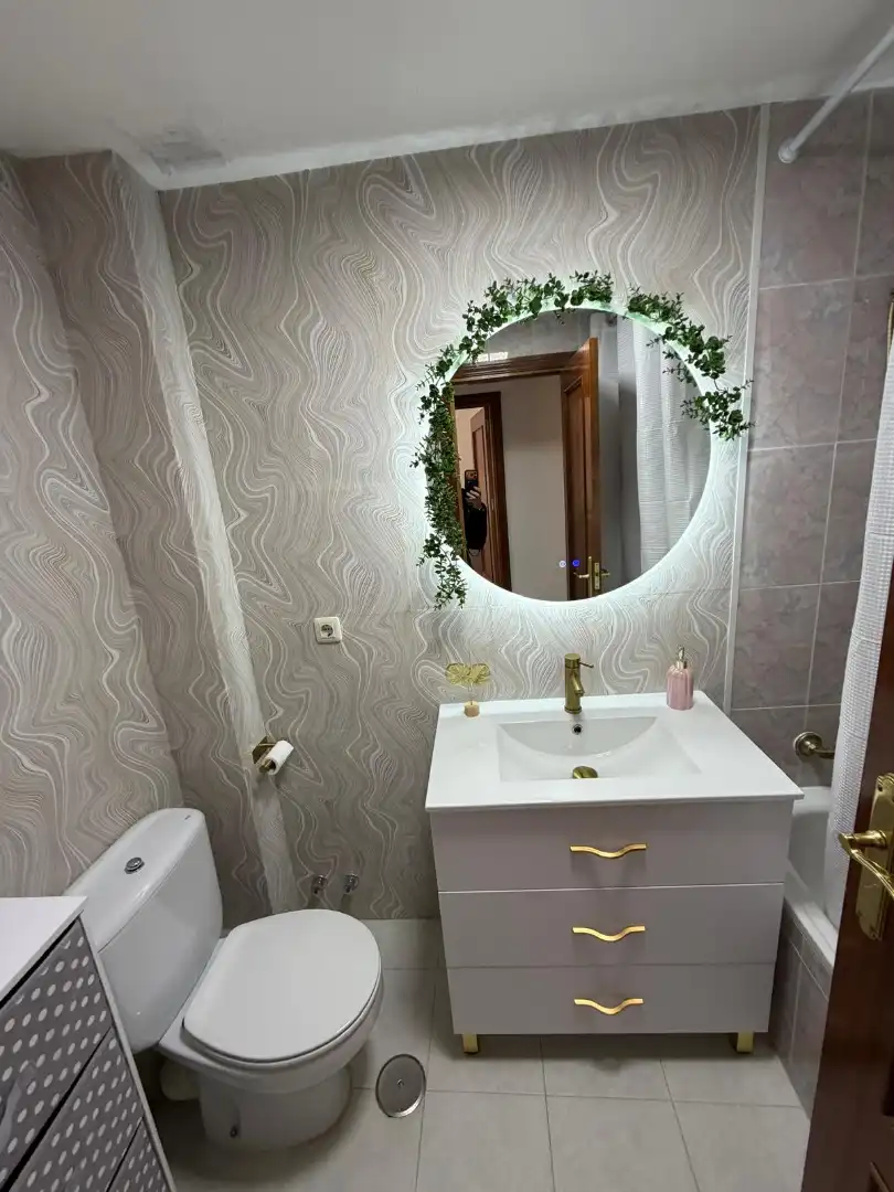 Baño de Casa o chalet en venta en Navamorcuende con Calefacción, Terraza y Amueblado
