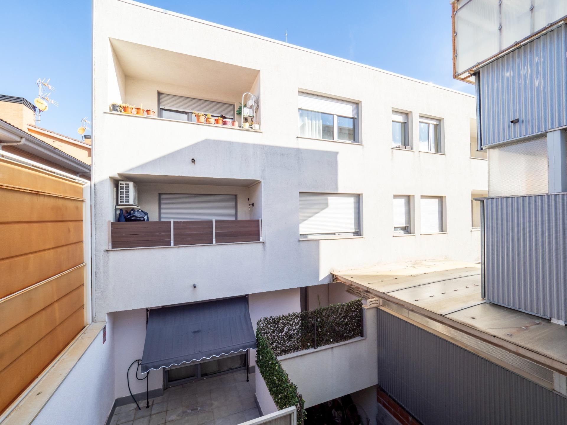 Außenansicht von Wohnung zum verkauf in Las Ventas de Retamosa mit Terrasse und Abstellraum