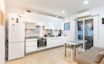 Cuina de Apartament de lloguer en  Barcelona Capital amb Aire condicionat i Balcó