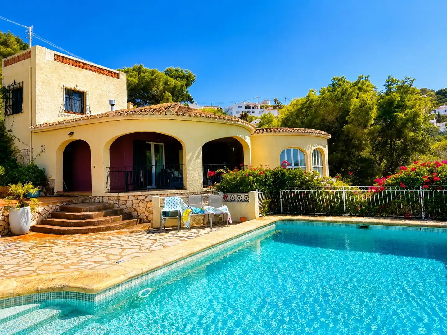 Vista exterior de Casa o xalet en venda en Jávea / Xàbia amb Aire condicionat, Calefacció i Jardí privat