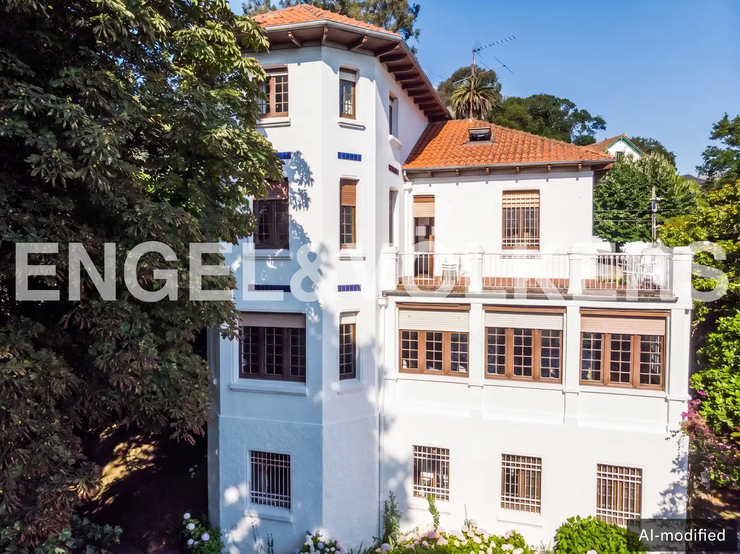 Vista exterior de Casa o xalet en venda en Gijón  amb Calefacció, Jardí privat i Terrassa