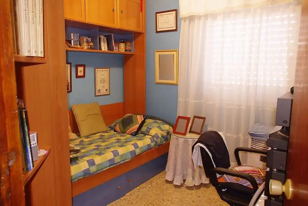 Dormitori de Casa adosada en venda en Coria amb Jardí privat i Balcó