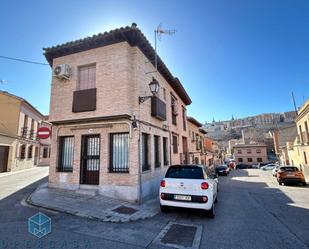 Exterior view of Study to rent in  Toledo Capital  with Air Conditioner, Balcony and Alarm