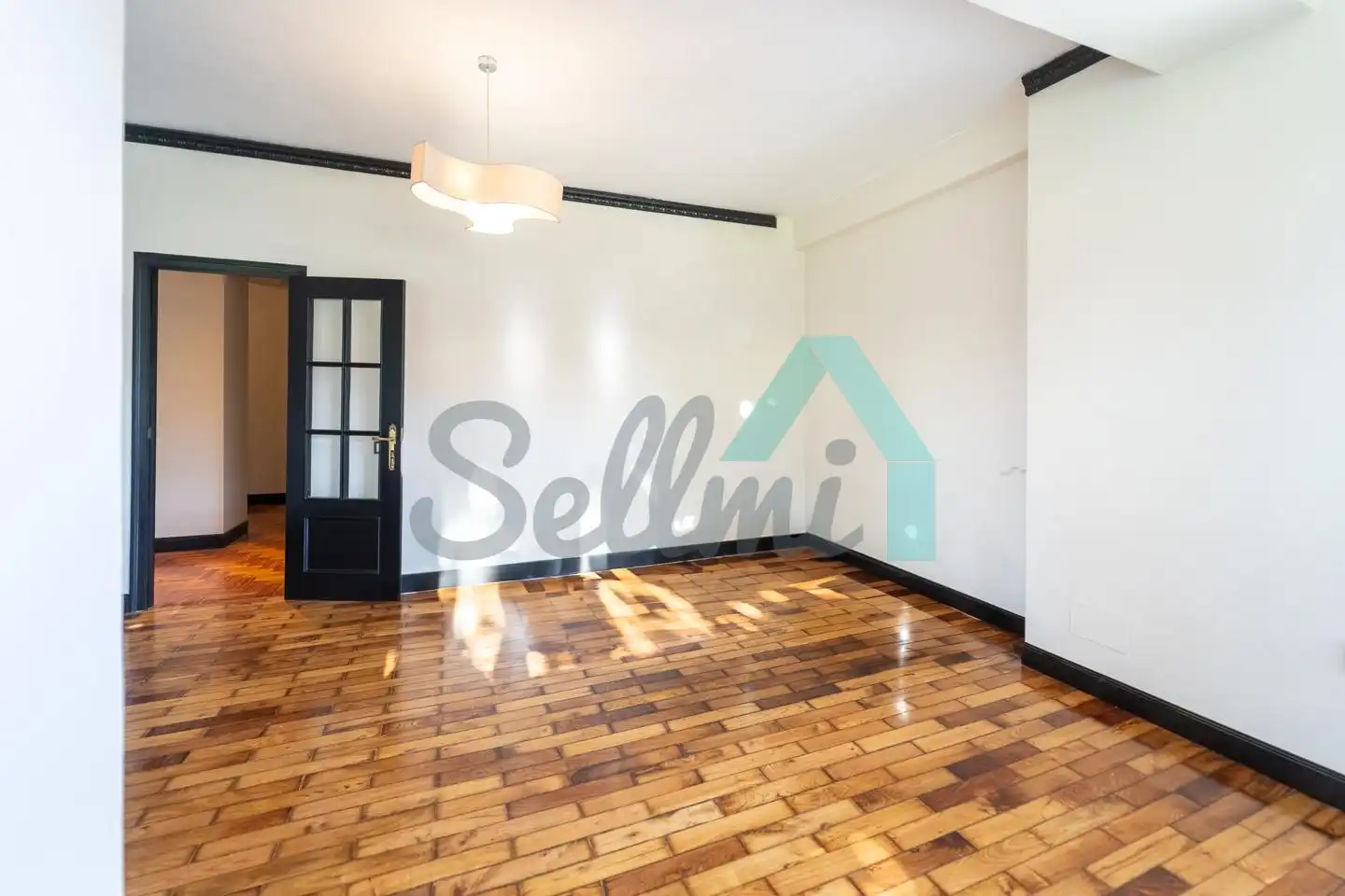 Sala de estar de Piso en venta en Oviedo  con Calefacción, Parquet y Terraza