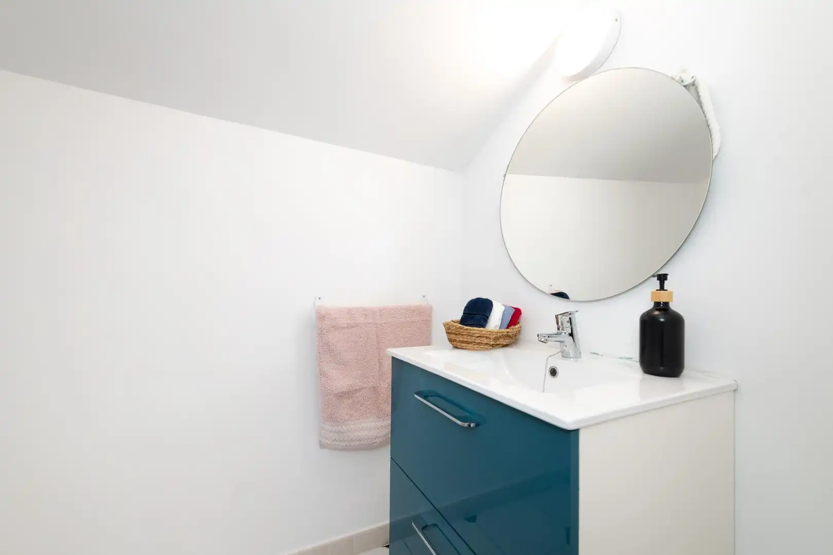 Bathroom of Detached homes for sale in Málaga  with Terrace, Balcony and Community pool
