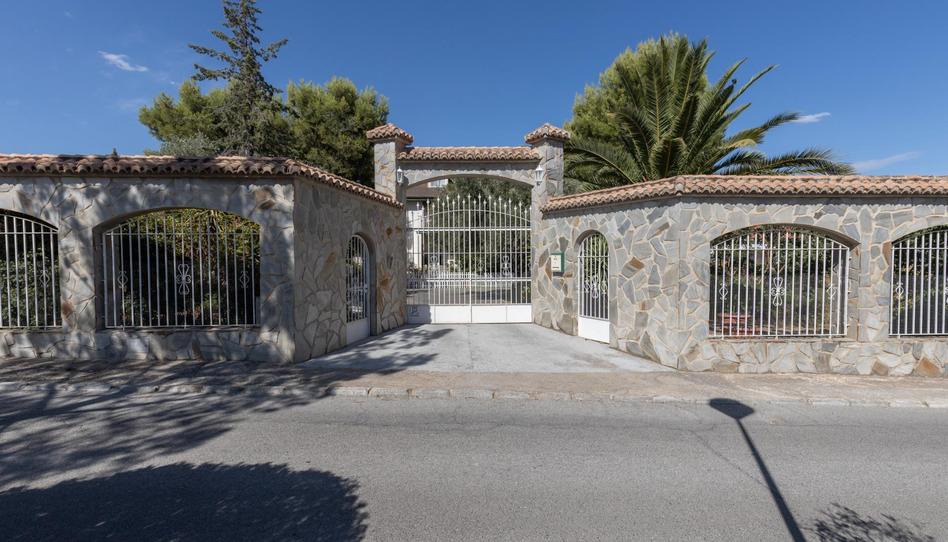 Foto 1 de Casa o xalet en venda a Avenida de Los Alamos, 163, Atarfe, Granada