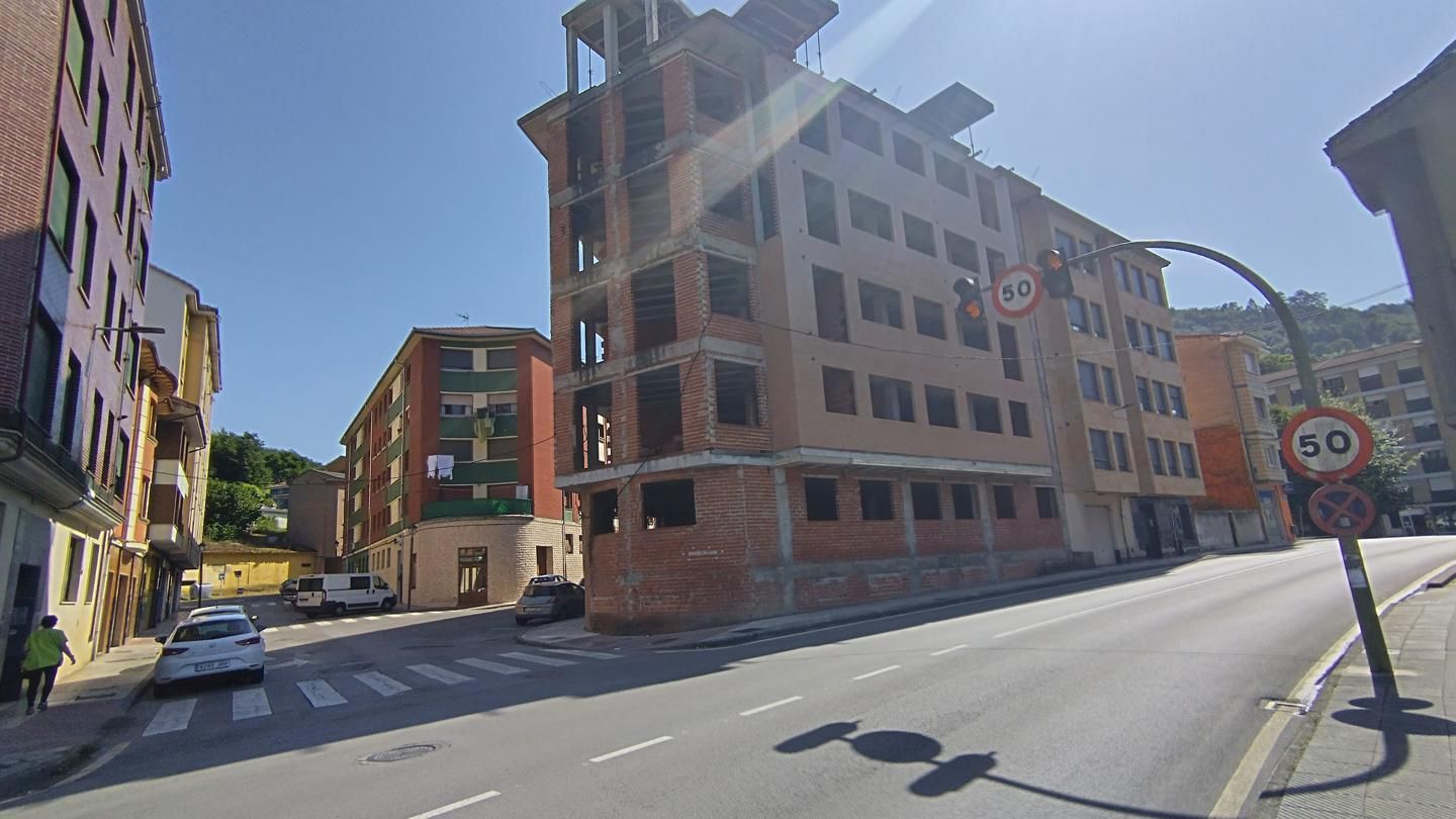 Exterior view of Building for sale in San Martín del Rey Aurelio