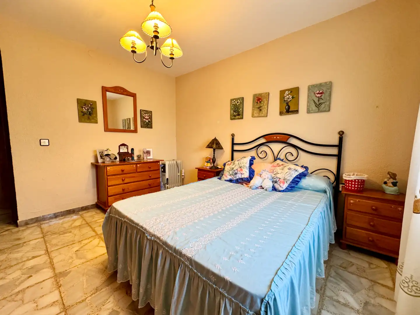 Habitación de Casa o chalet en venta en Chiclana de la Frontera con Aire acondicionado, Calefacción y Jardín privado