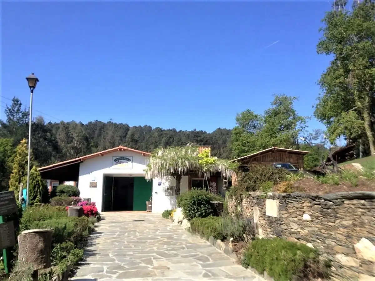 Finca rústica en venta en Arzúa con Jardín privado