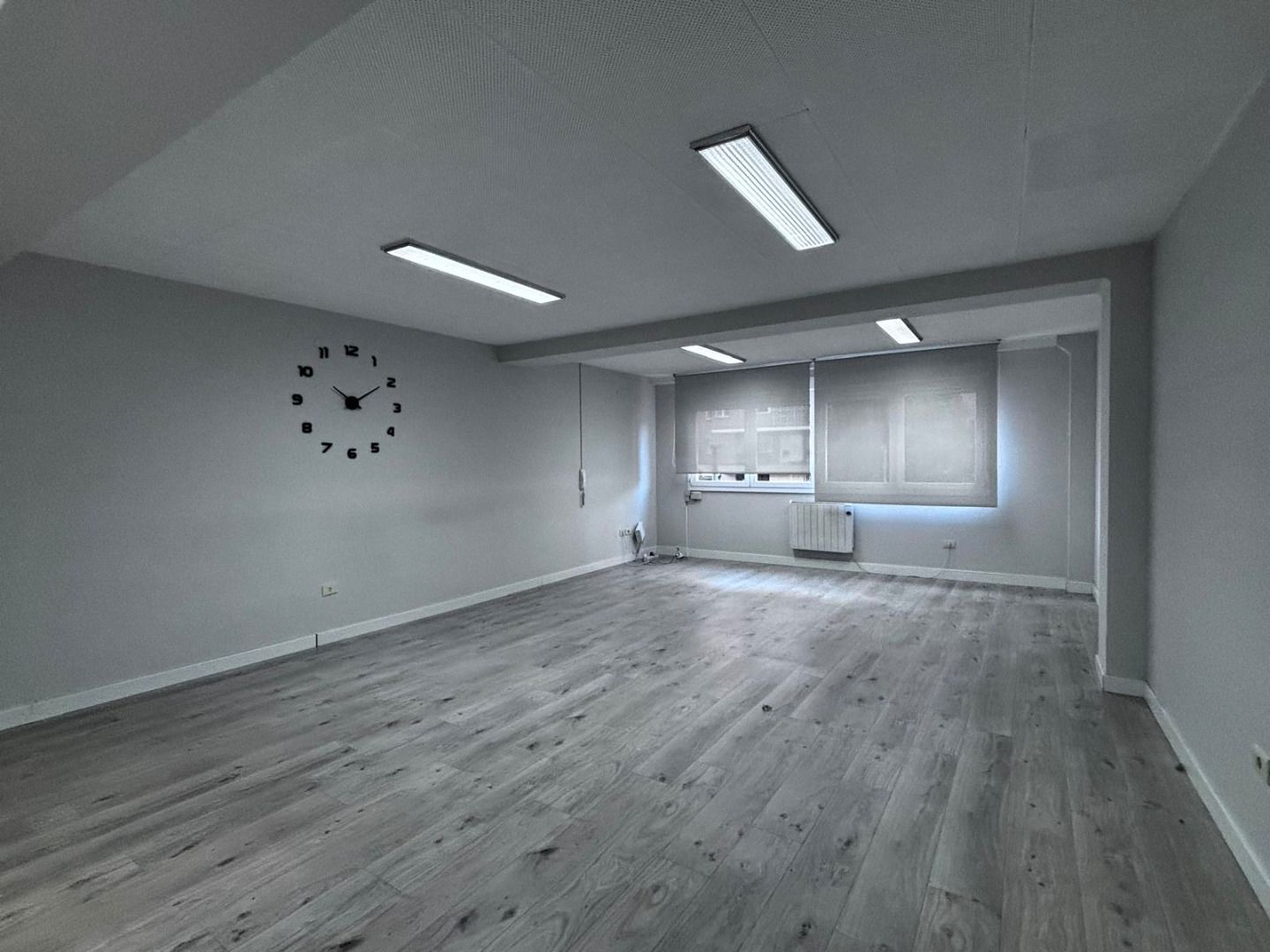 Office for sale in Avenida Vena, Reyes Católicos