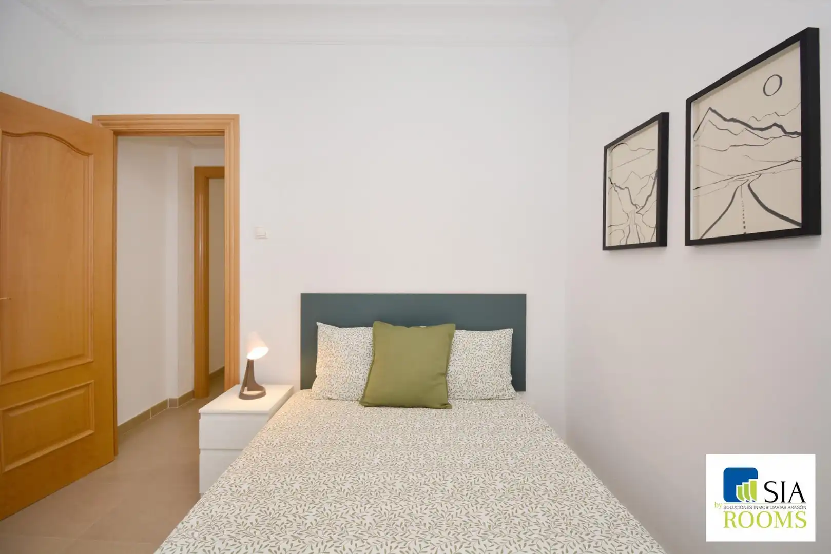 Room in Calle LATASSA, FELIX, 26, Universidad San Francisco