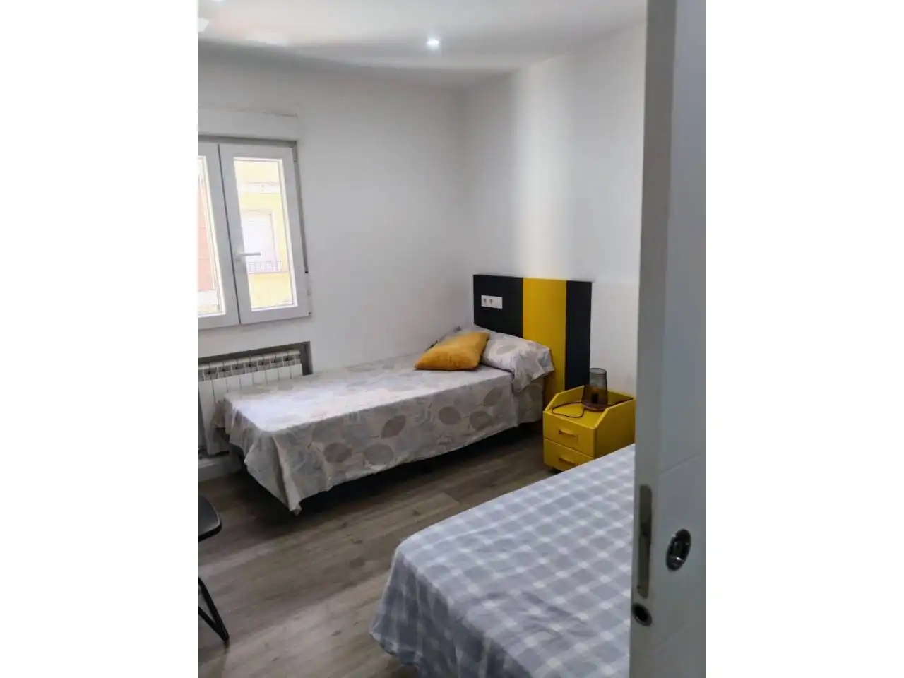 Bedroom of Flat for rent in Burgos  with Heating and Furnished
