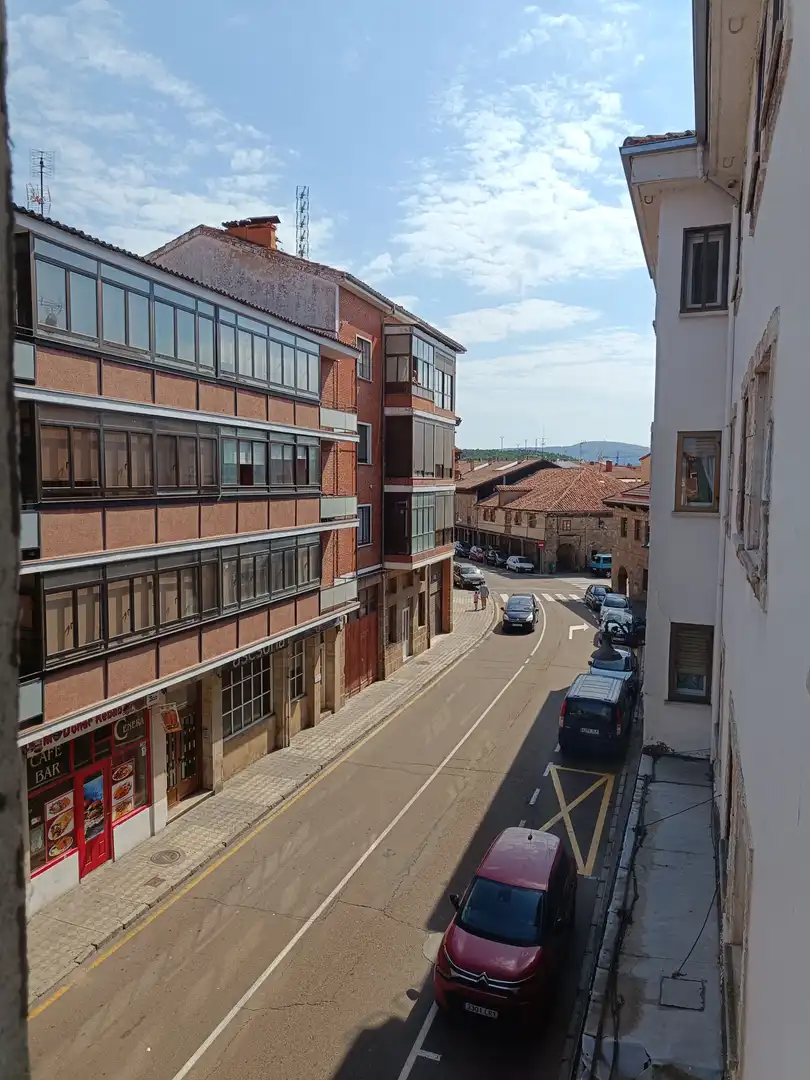 Vista exterior de Piso en venta en Aguilar de Campoo con Trastero