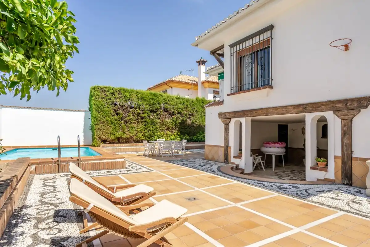 Terrassa de Casa o xalet en venda en La Zubia amb Aire condicionat, Calefacció i Jardí privat