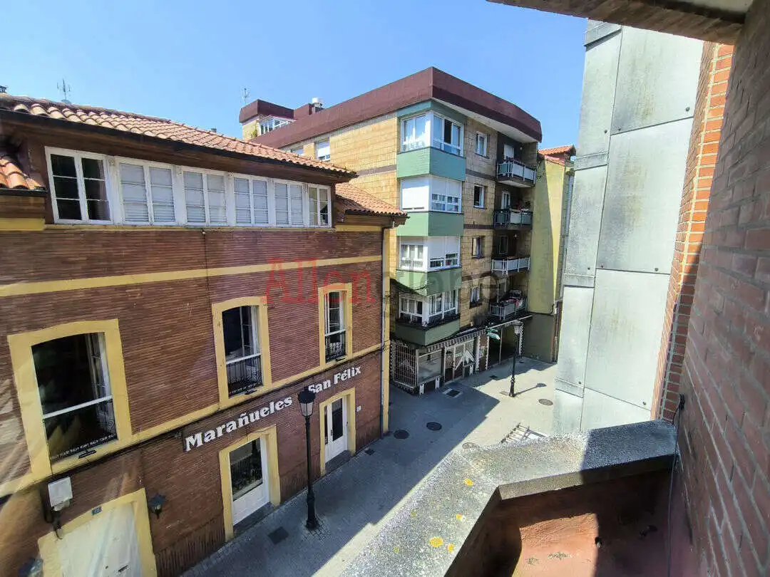 Außenansicht von Wohnung zum Verkauf in Carreño mit Heizung, Abstellraum und Balkon