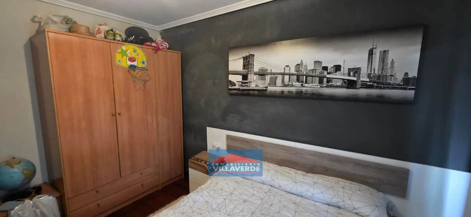 Habitación de Piso en venta en Cangas  con Calefacción, Trastero y Amueblado