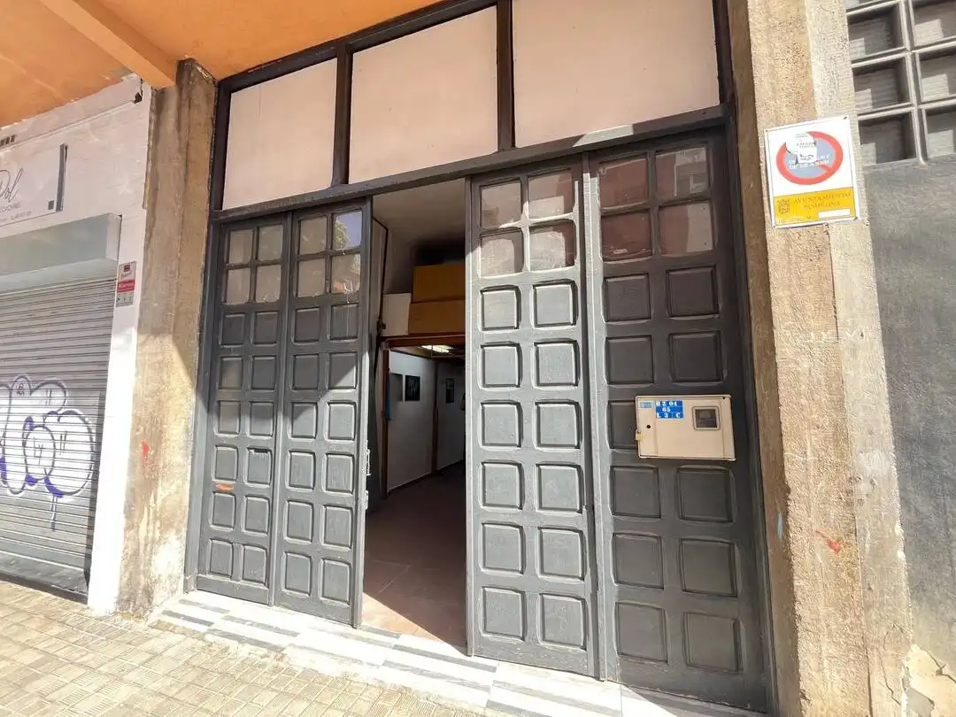 Vista exterior de Local en venda en  Pamplona / Iruña