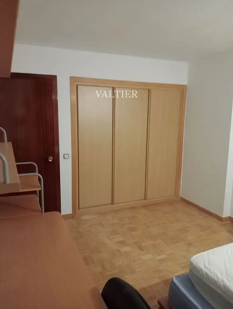 Habitación de Piso de alquiler en Madrid con Aire acondicionado, Terraza y Amueblado