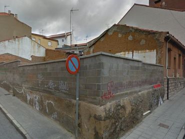 Terreno residencial en venta en Calle Pedro Ponce De Leon