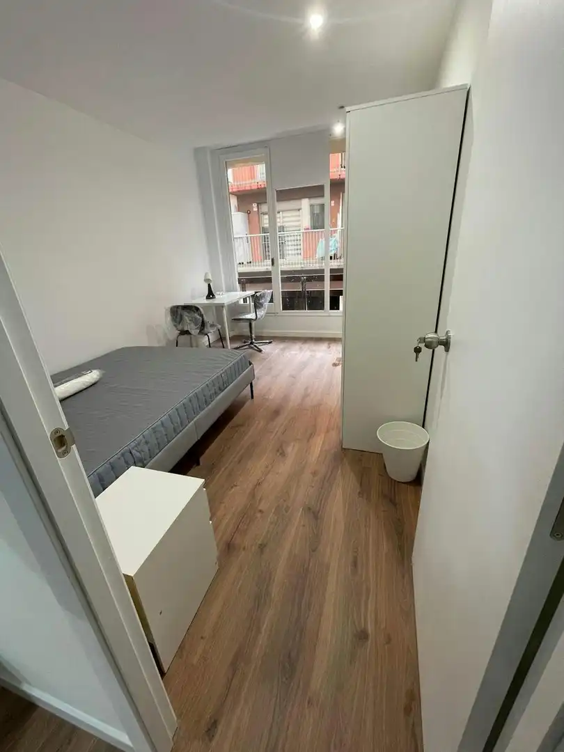 Schlafzimmer von Wohnung zur untervermieten in Badalona mit Möbliert und Waschmaschine