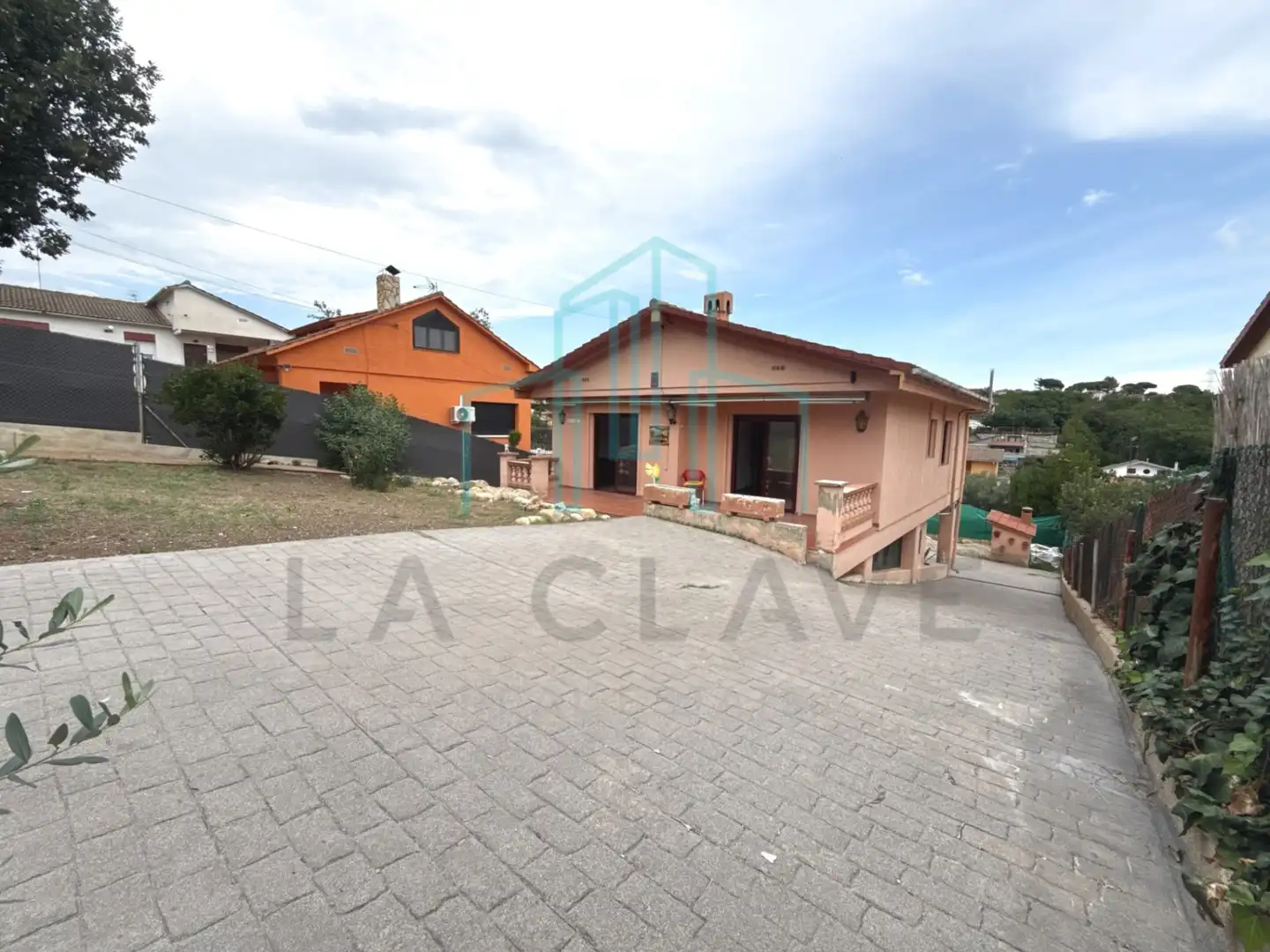 Casa amb piscina en venda a Carrer dels Pins, imagen 2