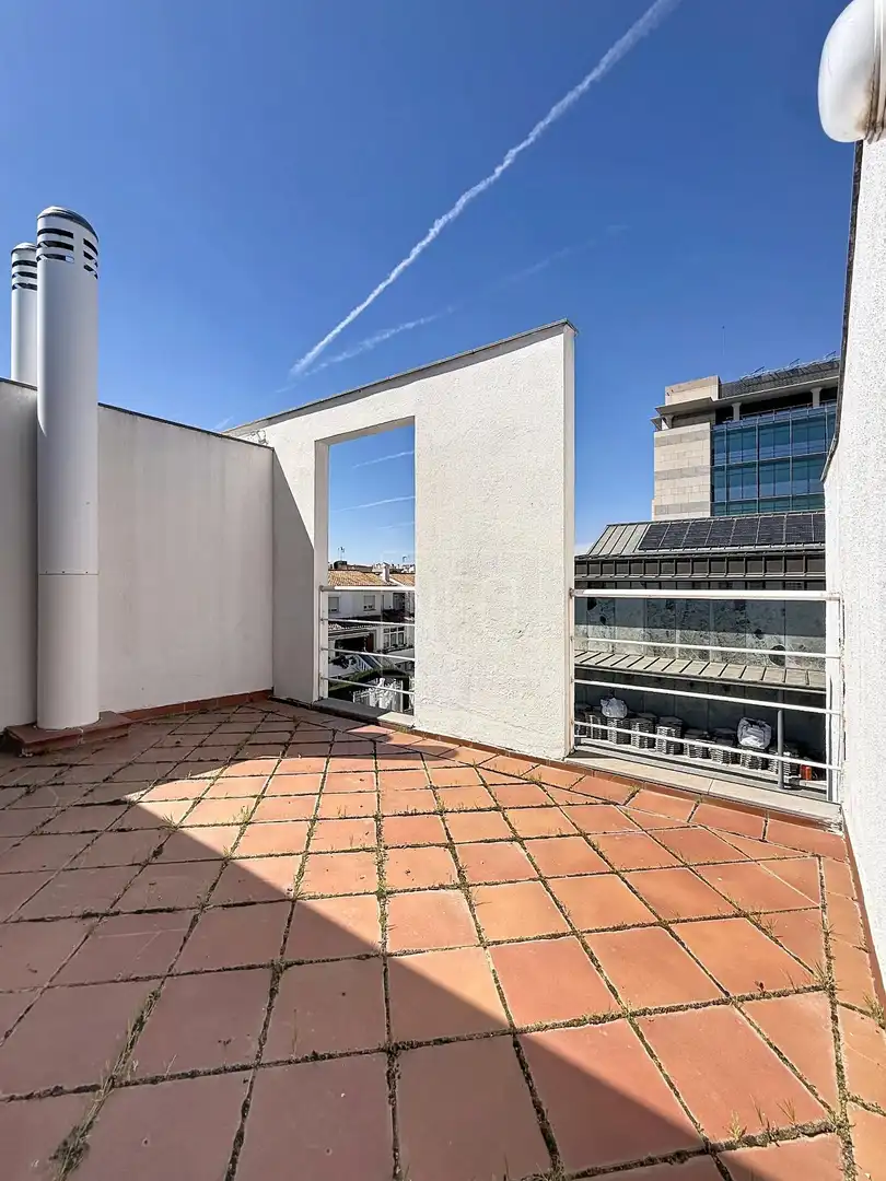 Terrasse von Einfamilien-Reihenhaus zum Verkauf in Granada mit Klimaanlage, Privatgarten und Terrasse