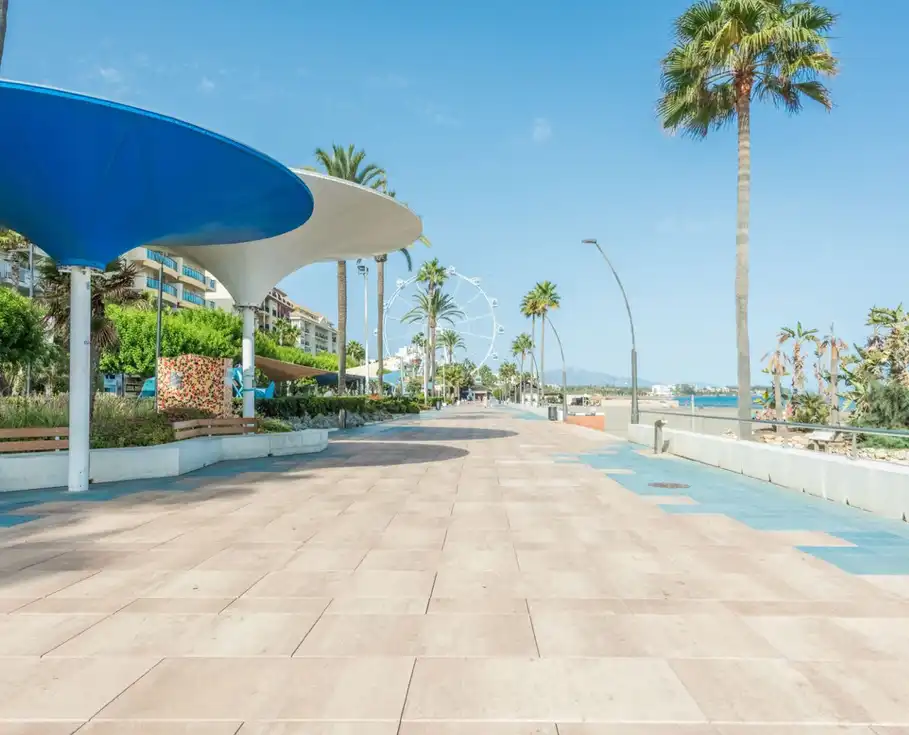 Piso con ascensor en venta en Estepona Pueblo