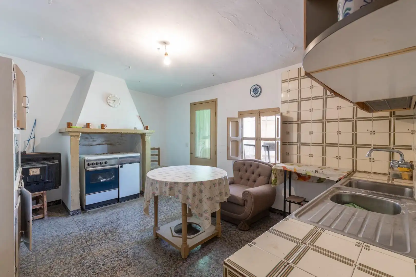 Kitchen of Houses for sale in Deifontes  with Private garden, Terrace and Balcony
