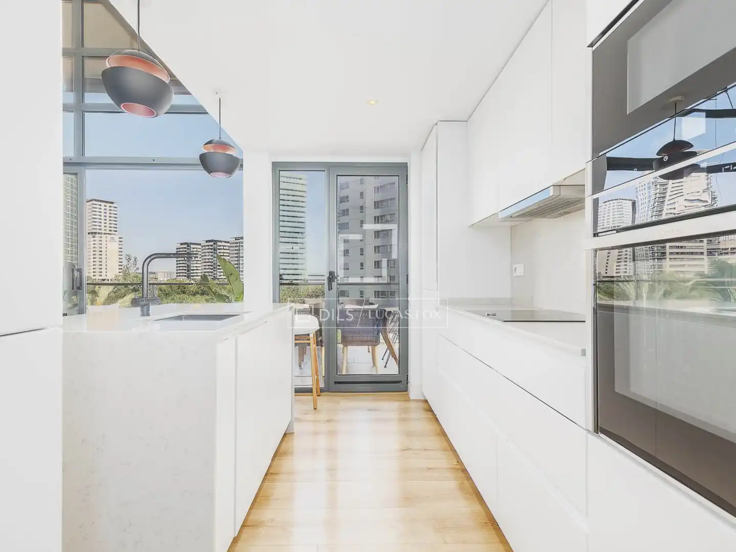 Exterior view of Flat for sale in Barcelona  with Air Conditioner, Private garden and Terrace