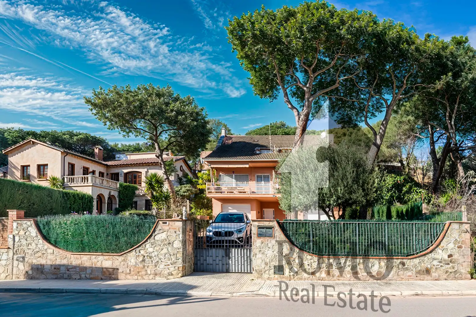 Vista exterior de Casa adosada en venta en Sant Fost de Campsentelles con Calefacción, Jardín privado y Terraza