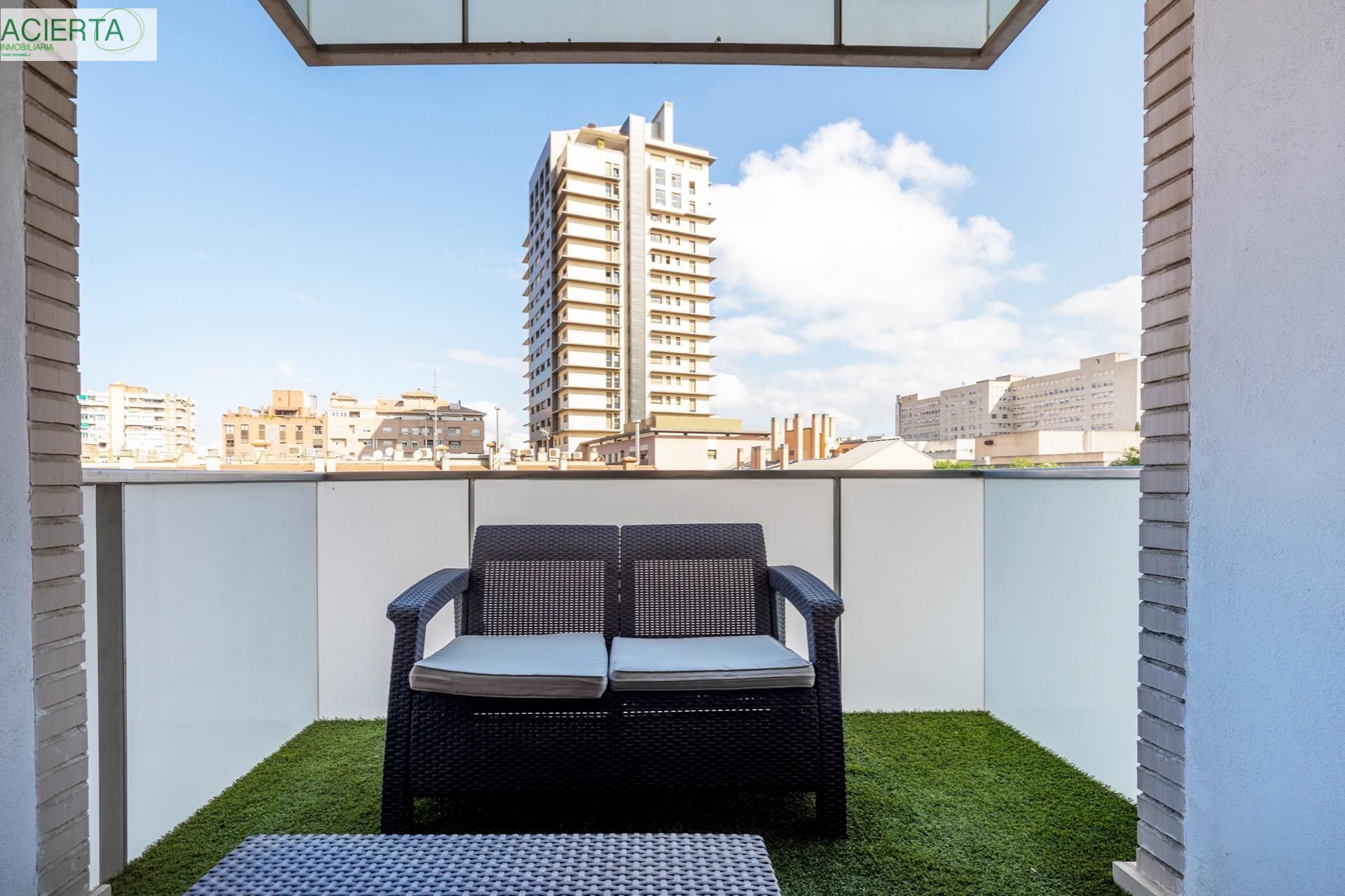 Terrassa de Pis en venda en  Granada Capital amb Aire condicionat, Calefacció i Parquet