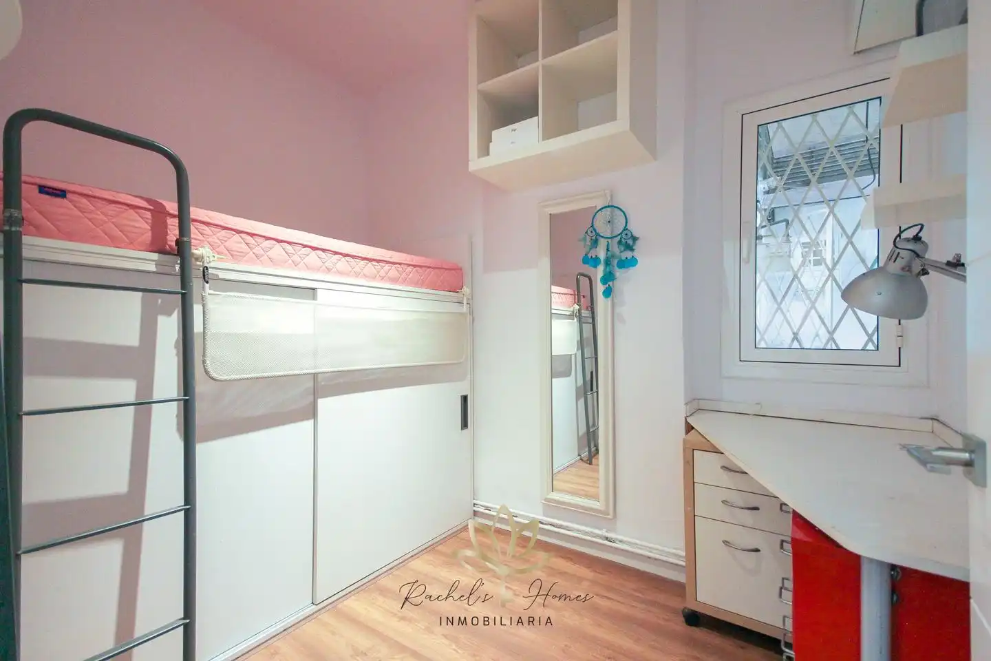 Schlafzimmer von Erdgeschoss zum Verkauf in Barcelona mit Heizung, Parkett und Terrasse