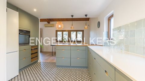 Exclusividad y naturaleza en Collserola Un refugio de diseño totalmente reformado en La Rierada, Molins de Rei, imatge 3