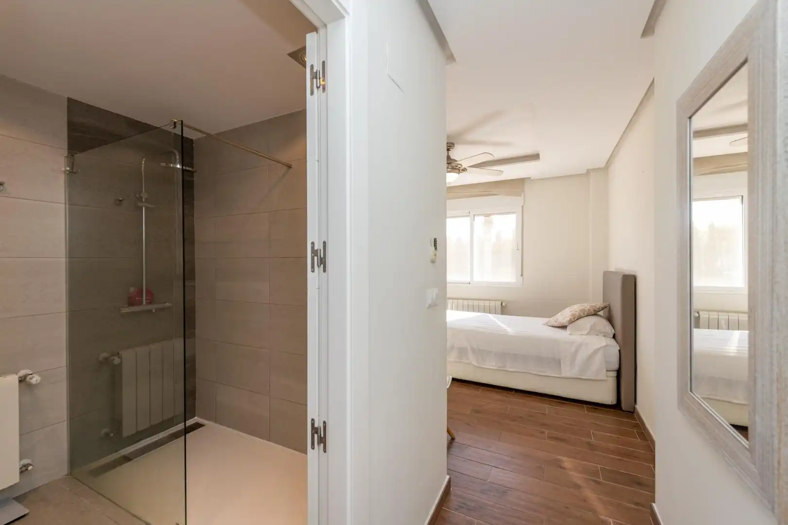 Habitación de Casa o chalet en venta en Alicante / Alacant con Aire acondicionado, Calefacción y Jardín privado