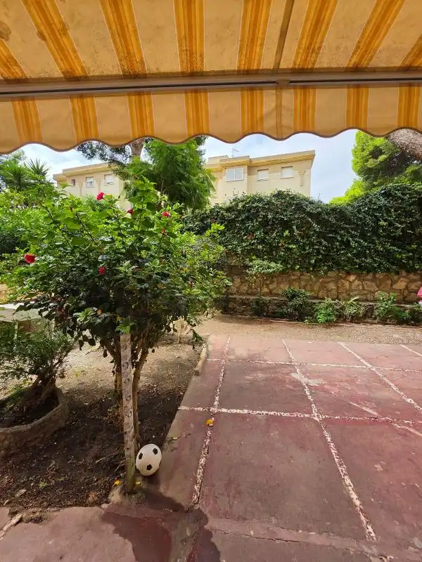 Jardín de Planta baja en venta en Torremolinos con Aire acondicionado, Calefacción y Jardín privado