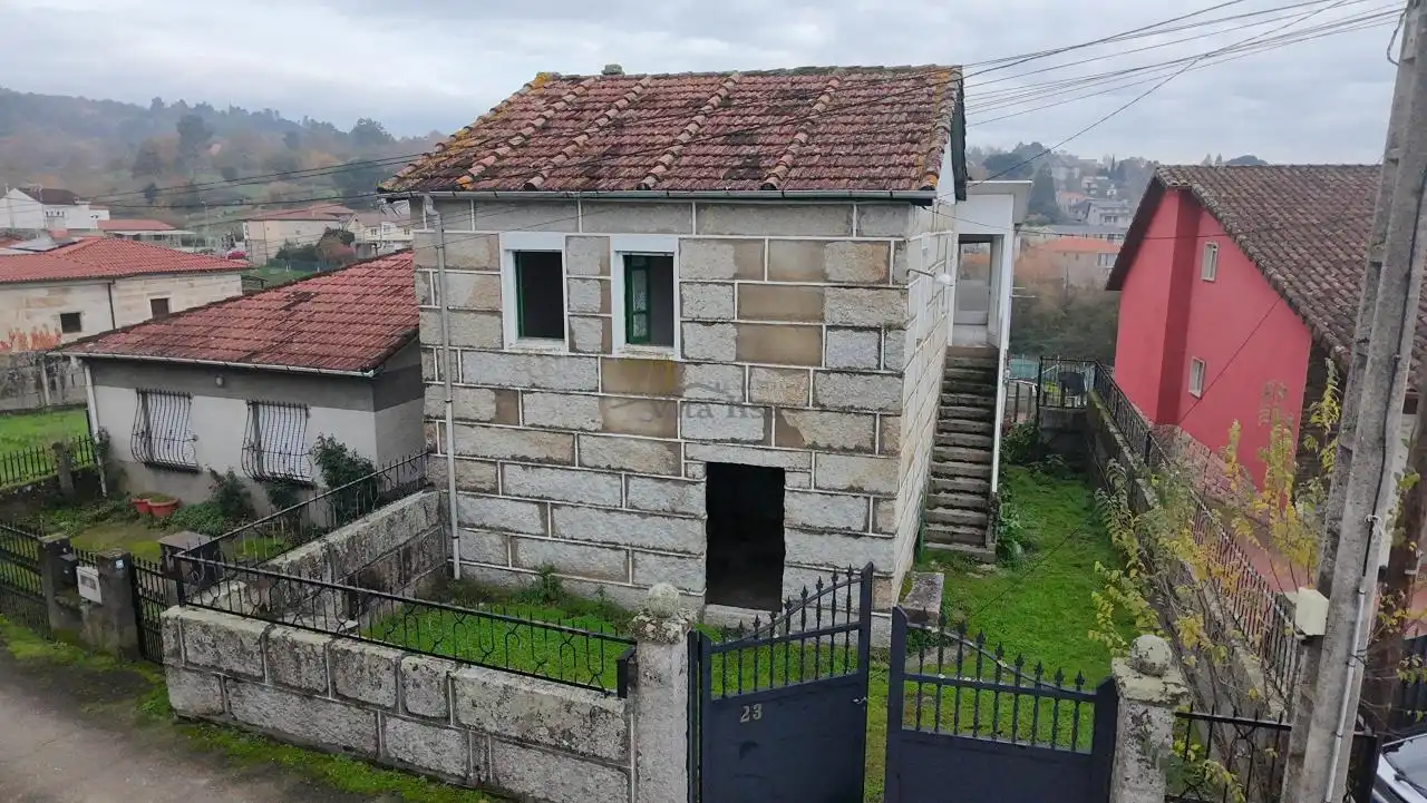 Casa rústica con jardín en venta en Barbadás