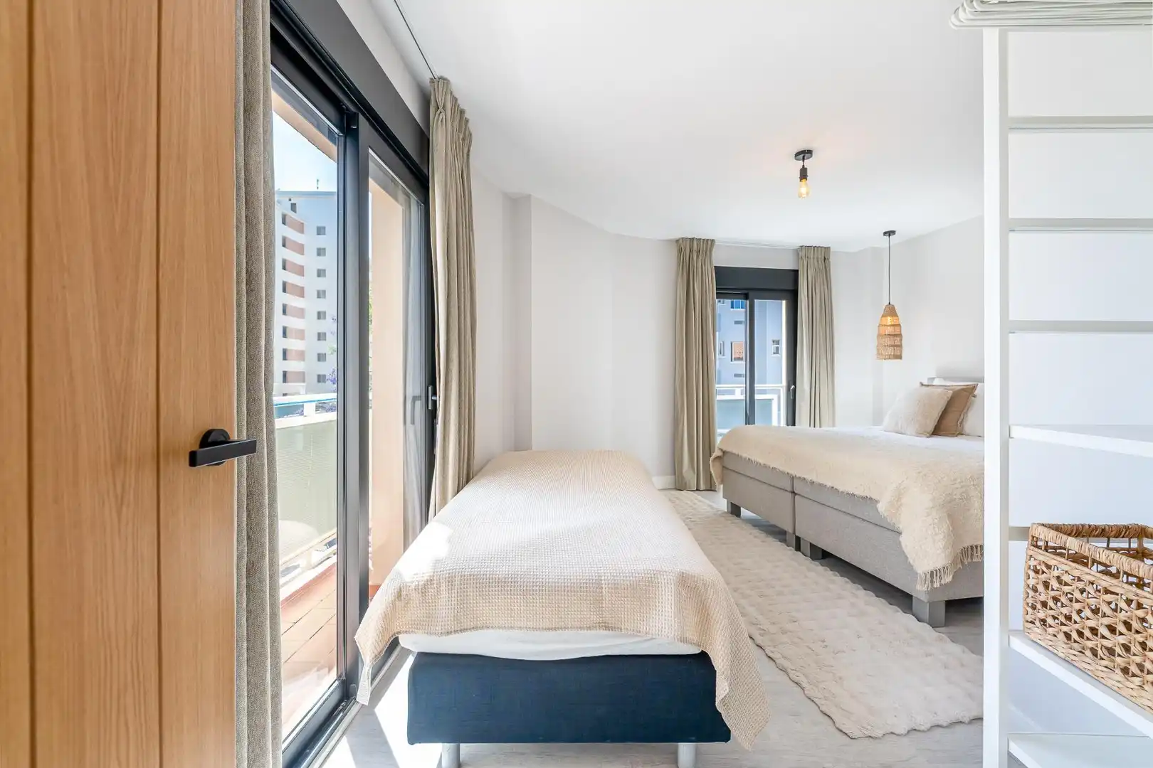 Habitación de Apartamento en venta en Torremolinos con Aire acondicionado, Calefacción y Terraza