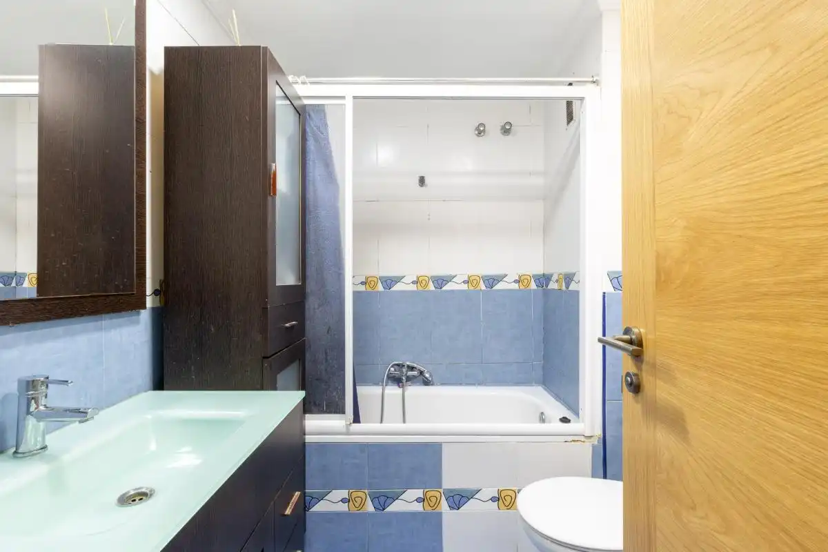 Baño de Piso en venta en Catarroja con Calefacción y Trastero