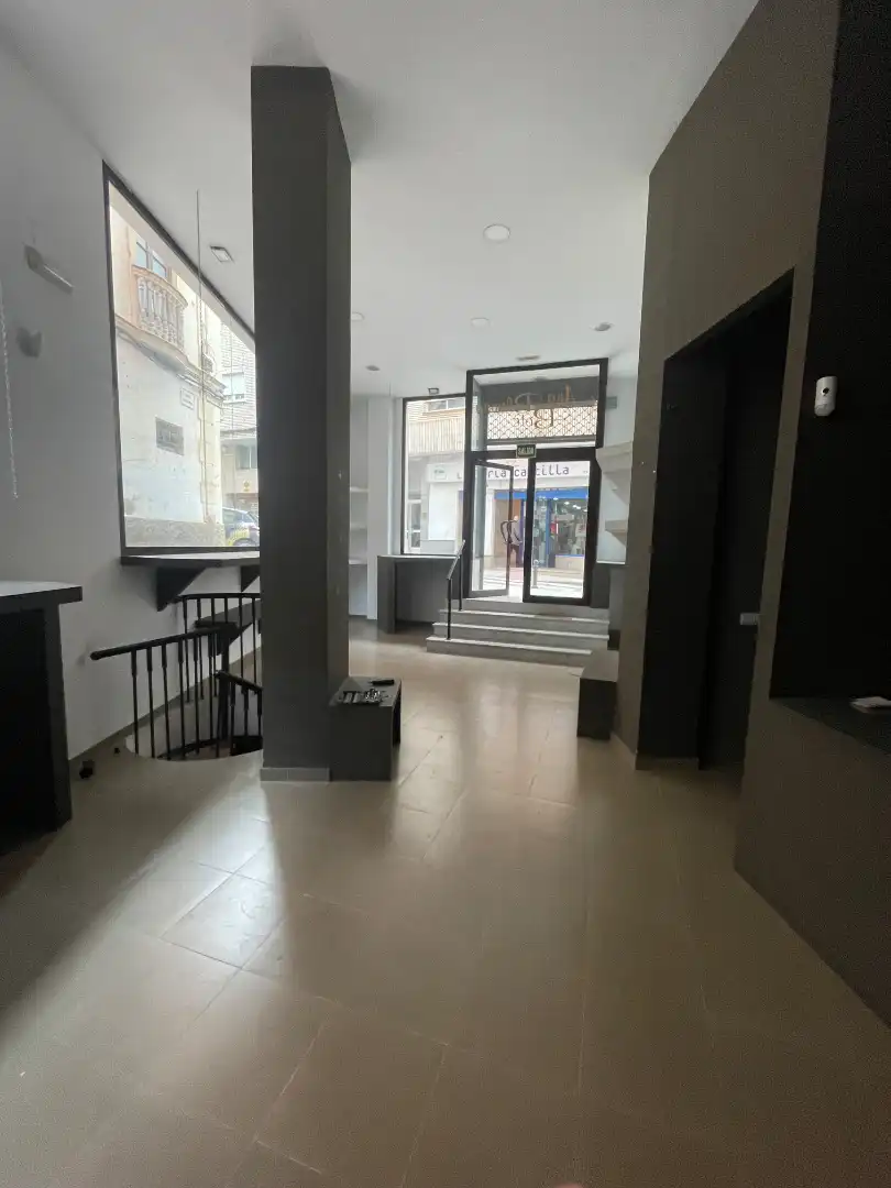 Local comercial en alquiler en Calle Méndez Núñez, imagen 8