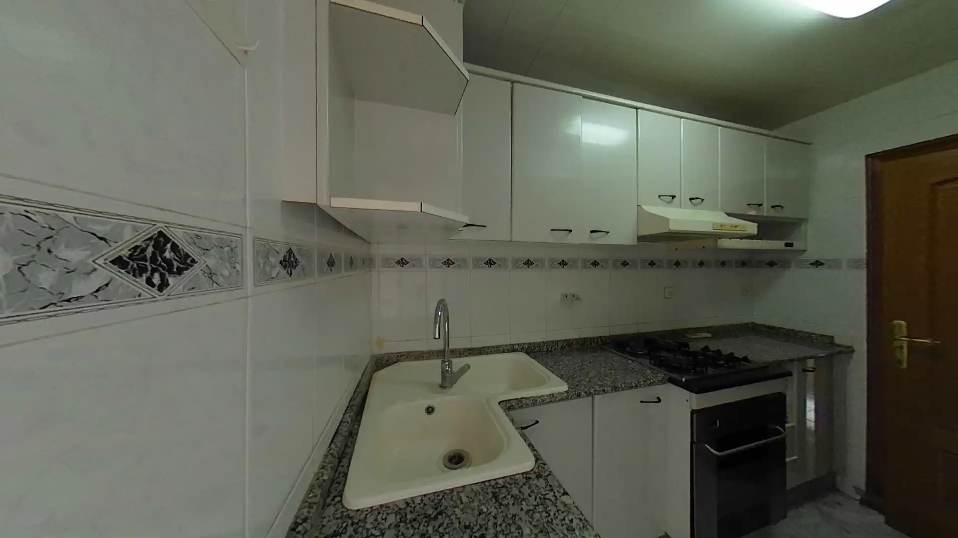 Küche von Wohnung zum Verkauf in L'Hospitalet de Llobregat