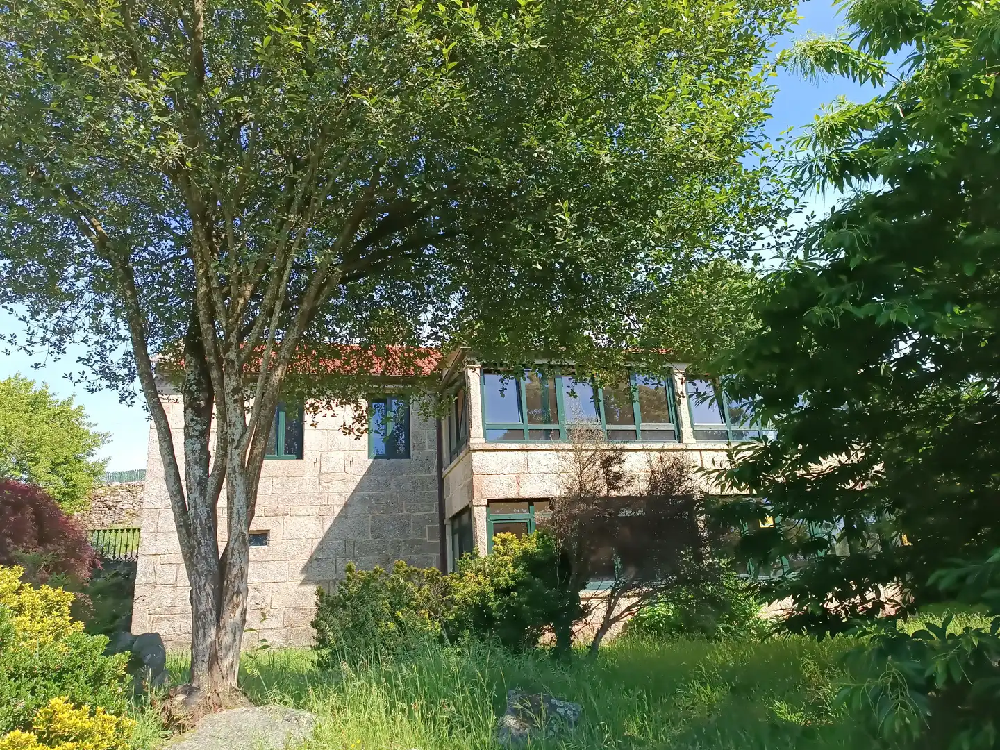 Vista exterior de Casa o xalet en venda en Soutomaior amb Calefacció, Jardí privat i Terrassa