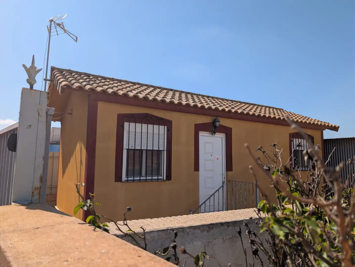 Vista exterior de Casa o chalet en venta en Cartagena con Aire acondicionado y Amueblado