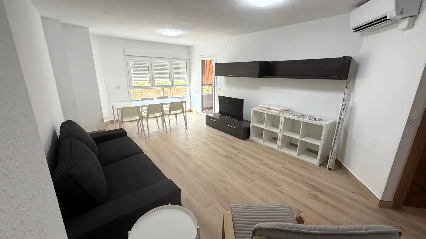 Living room of Flat for rent in Valencia  with Air Conditioner, Terrace and Furnished
