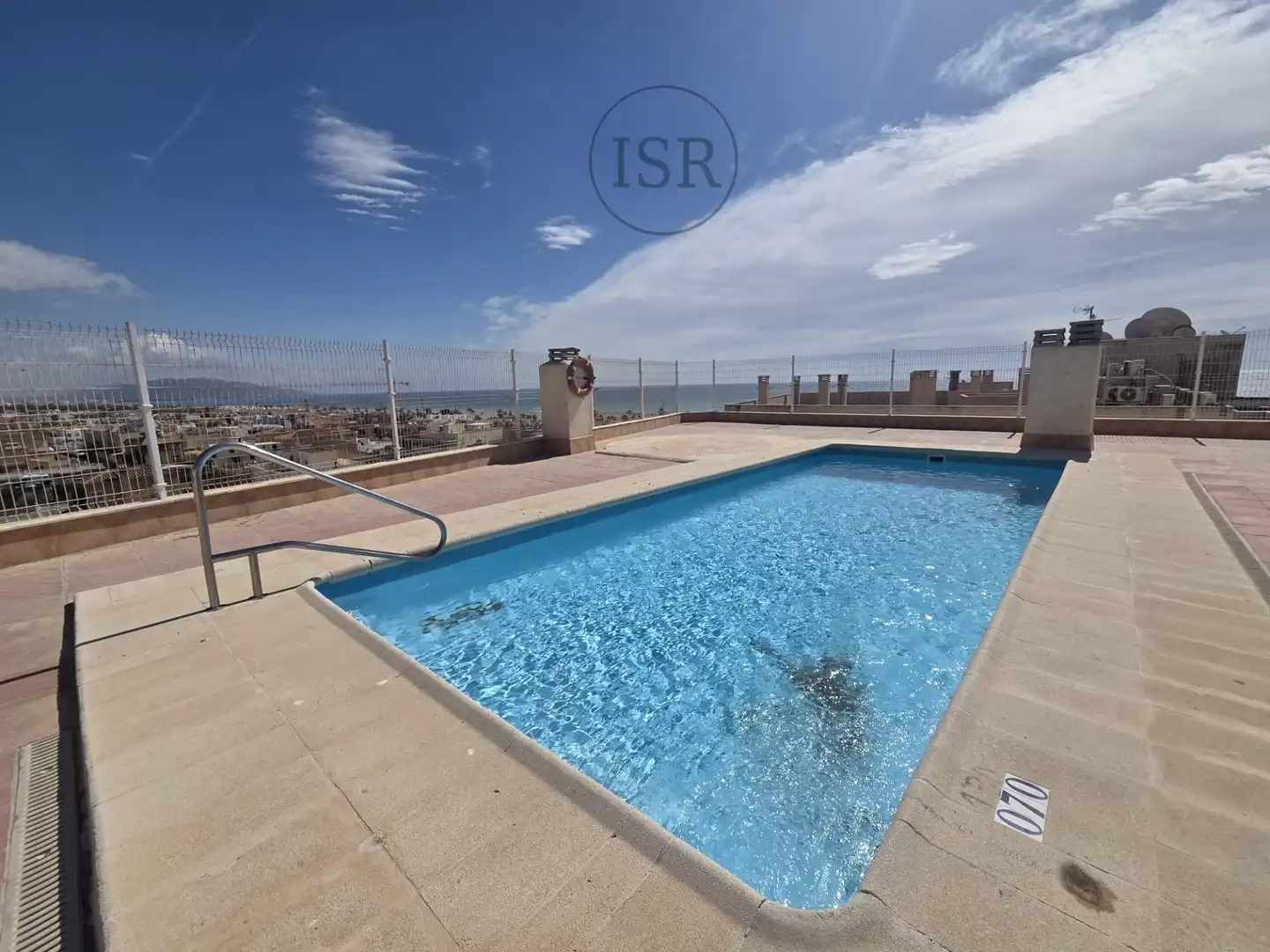 Piscina de Apartament en venda en Garrucha amb Aire condicionat, Calefacció i Terrassa